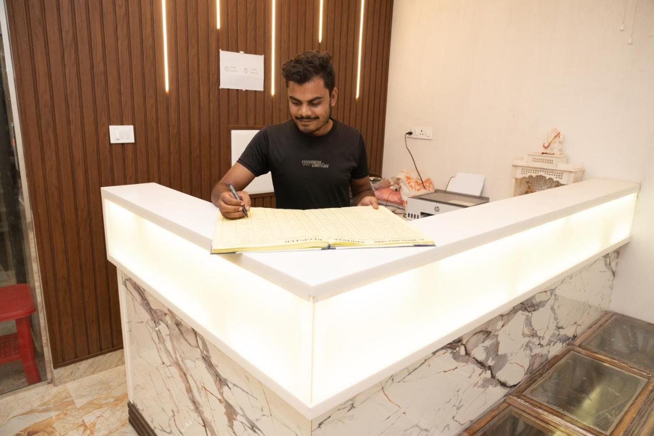 Holy Land Hotel Varanasi Exterior photo