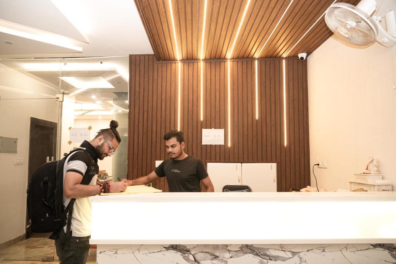 Holy Land Hotel Varanasi Exterior photo